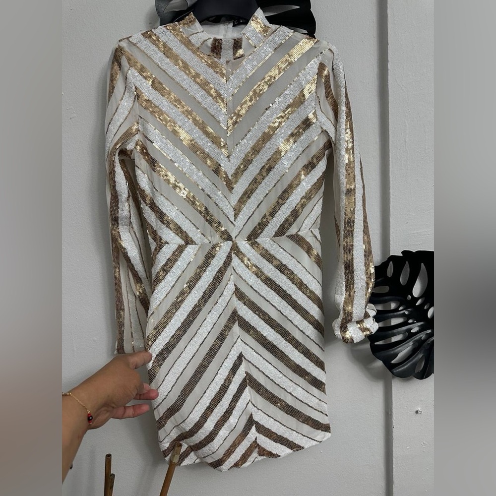 Dress - Picture 3 of 3